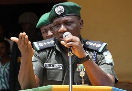 Police Reacts To The Embarrassing Video Of IGP Fumbling To Read A Speech At An Event