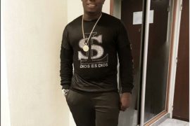 Nigerians Reacts After Duncan Mighty Prostrated To Davido In Port Harcourt