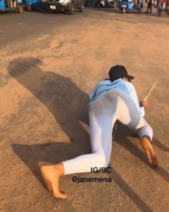 Faint Dance: Nigerian Slay Queen Causes Traffic, Twerks On Major Road
