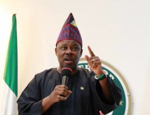 Governor Amosun Vows To Work Against APC Governorship Candidate In Ogun