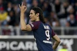 Cavani Injured Ahead Of PSG’s Trip To Play Manchester United