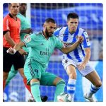 Karim Benzema dribbling in Real Sociedad vs Real Madrid match