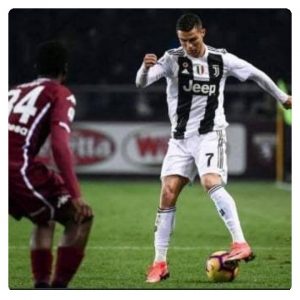 Ronaldo tried to dribble a player in Juventus vs Torino 4-1