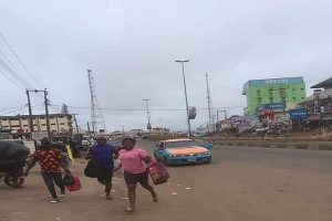 Breaking: Heavy Gunshots In Akure As PDP, APC Supporters Clash