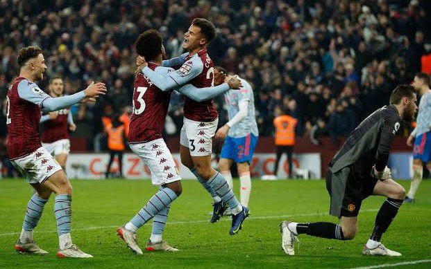 Coutinho celebrating his goal with team mate in Aston Villa vs Manchester United's match