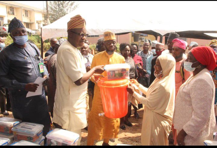 Covid-19: Oyo Govt. Distributes First Aid Kits to 250 BESDA Learning Centers