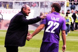 When A Fiorentina Coach And Player Started To Punch Each Other During A Match