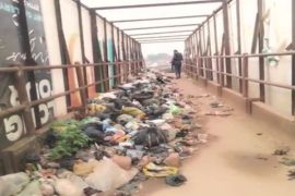 Oyo Waste Mgt. Consultant, Mottainai Clears Heaps of Refuse on Ibadan Pedestrian Bridge