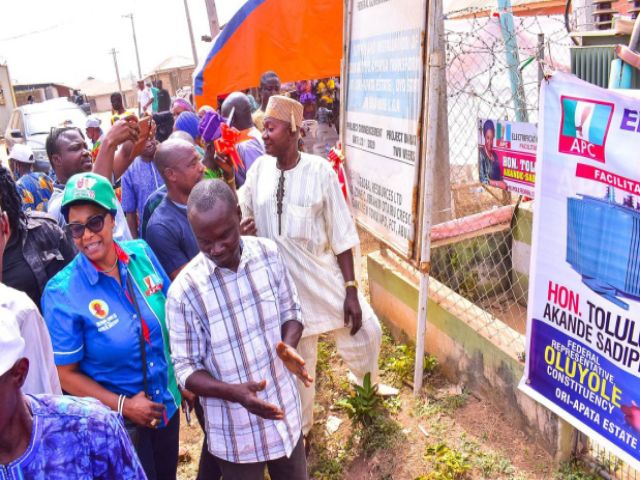 Federal Rep., Akande-Sadipe Commissions More Projects in Oluyole