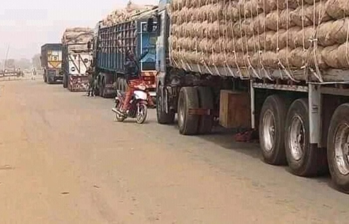 Nigerian Customs Intercept 15 Trucks of Food Items in Sokoto