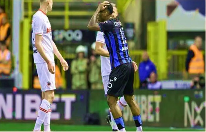 Club Brugge Manager Defends Onyedika’s Red Card Against Fiorentina