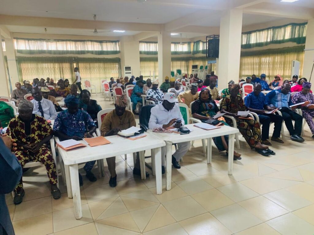 Oyo Teachers Hold Solemn Assembly, Pray for Peace, Security